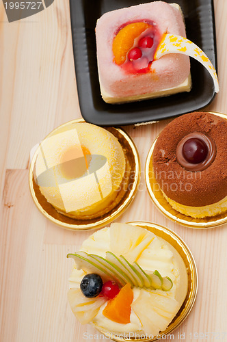 Image of fresh berry fruit cake