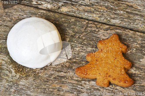 Image of German Xmas cake Pfeffernuss and Christmas tree