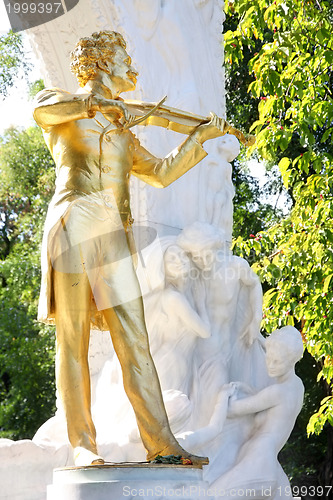 Image of The statue of Johann Strauss in Stadtpark, Vienna, Austria 