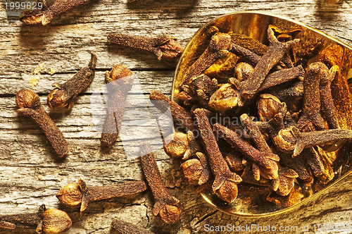 Image of cloves