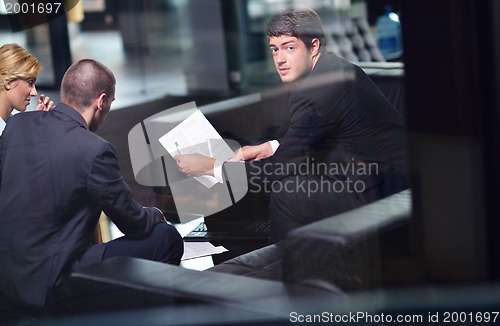 Image of business people making deal