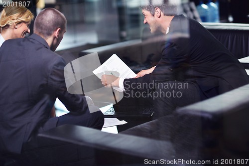 Image of business people making deal
