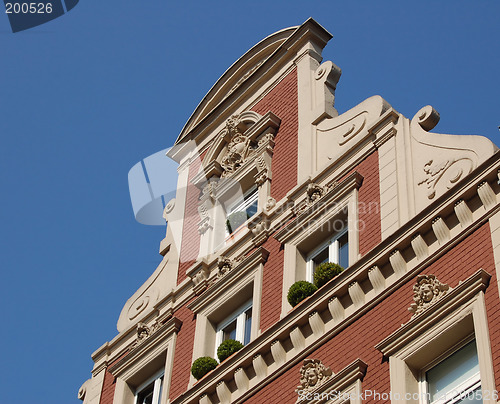 Image of Scuptured Design Roof Front