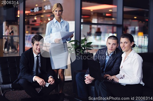 Image of business people making deal