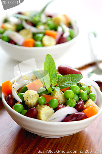 Image of Beans & peas salad