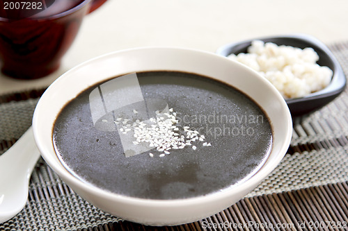 Image of Black sesame with pearl-barley soup