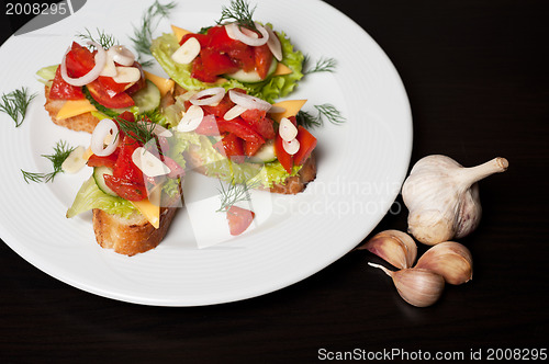 Image of Toast with vegetables