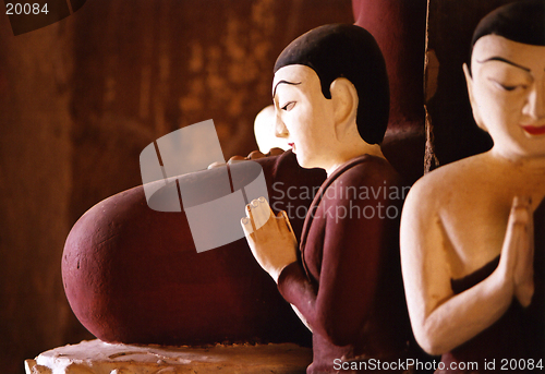 Image of Buddhas in a pagoda in Bagan, Burma