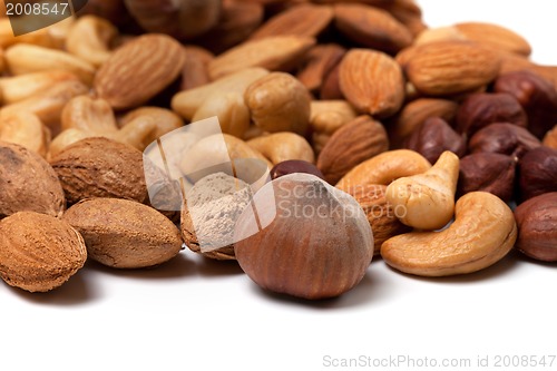 Image of Mix of raw and roasted nuts