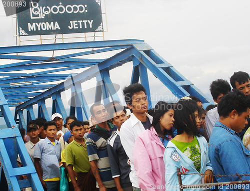 Image of People crossing the border to go into Myanmir (formerly Burma) -