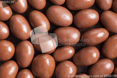 Image of almonds in chocolate