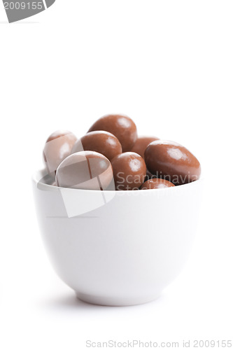 Image of almonds in chocolate