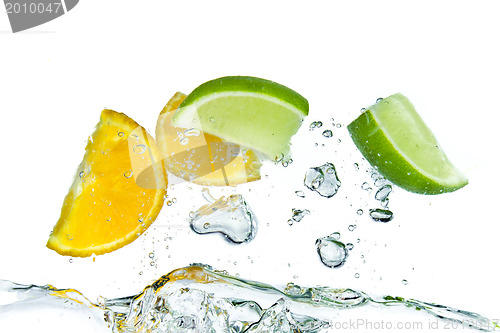 Image of citrus fruit splashing