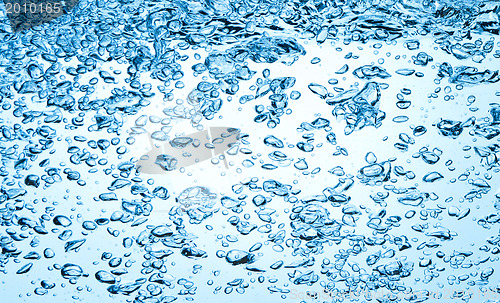 Image of bubbles in water