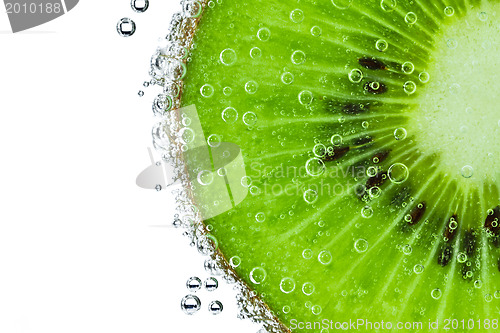 Image of kiwi with bubbles