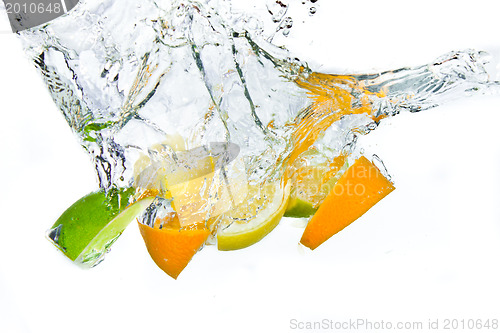 Image of citrus fruit splashing