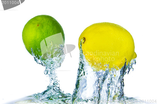 Image of citrus fruit splashing