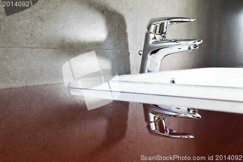 Image of Faucet reflection shadow