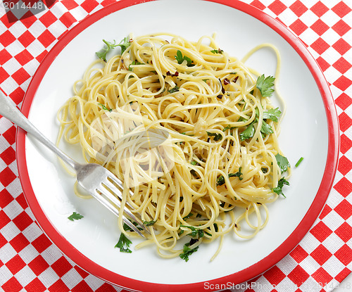 Image of Chilli and garlic pasta from above