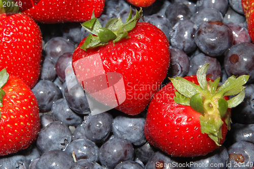 Image of blueberries strawberries