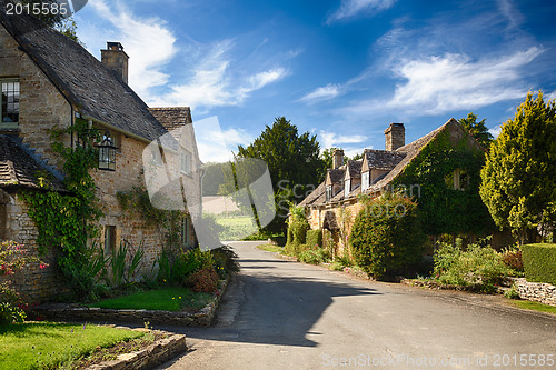 Image of Old cotswold stone houses in Icomb
