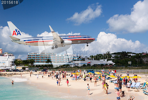 Image of Airplane lands at Princess Juliana airport