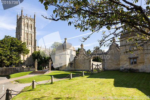 Image of Church and gateway in Chipping Campden
