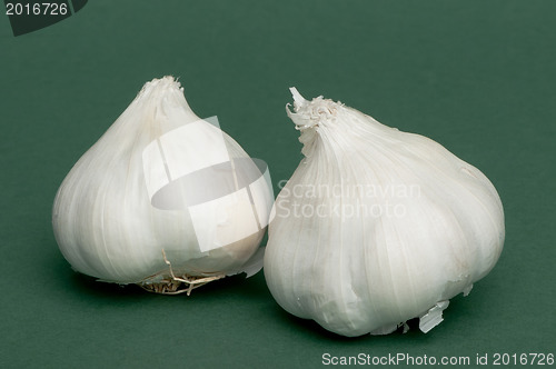 Image of Whole heads of garlic 