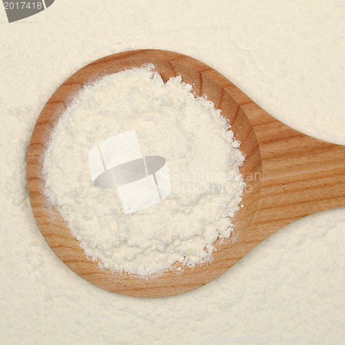 Image of Baking: Flour on a spoon