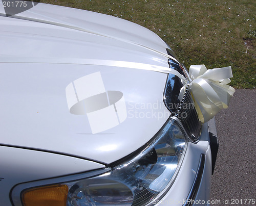 Image of Front of Limousine Car