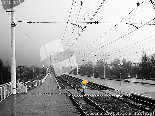 Image of Rainy way station (BW-Y)