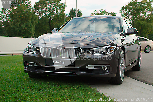 Image of BMW 328i