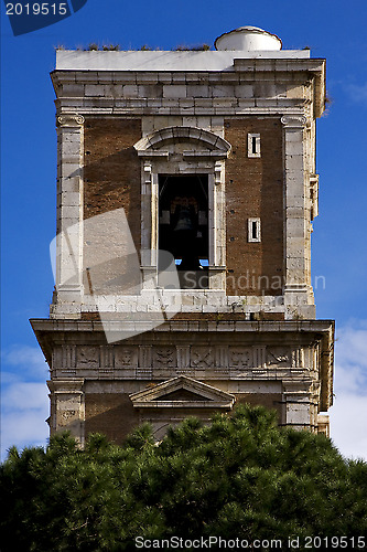 Image of tower  and the bell