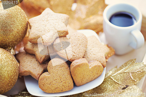 Image of gingerbreads with coffee