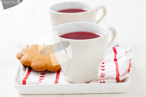 Image of Christmas mulled wine and gingerbread biscuits