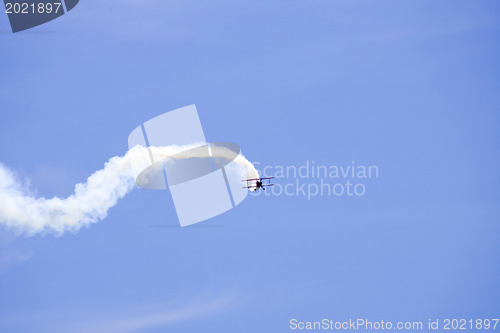 Image of A plane performing in an air show at Jones Beach