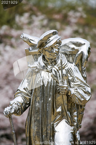 Image of Statue in Smithsonian park Washington DC 