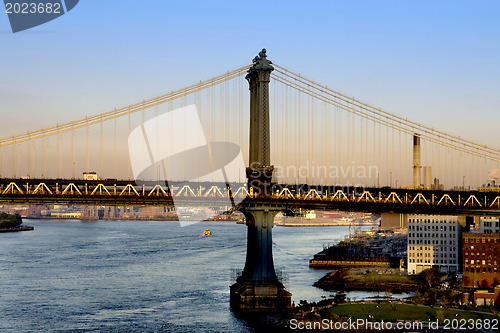 Image of Manhattan bridge at sunset