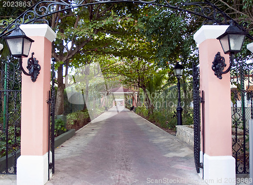 Image of Driveway to the resort