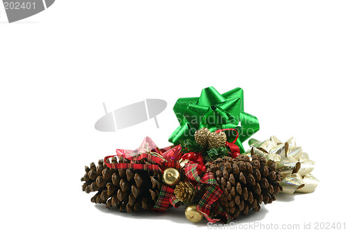 Image of pine cones and bows