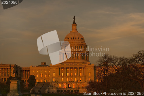 Image of The US Capitol at sunset