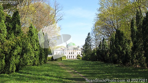 Image of architectural ensemble with nice avenue and park