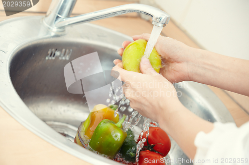 Image of Washing vegetables