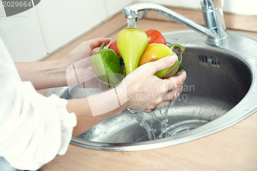 Image of Washing vegetables