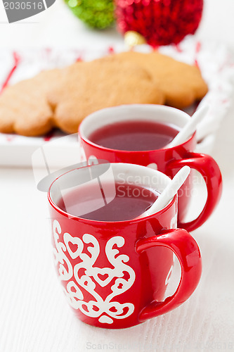 Image of Christmas mulled wine and gingerbread