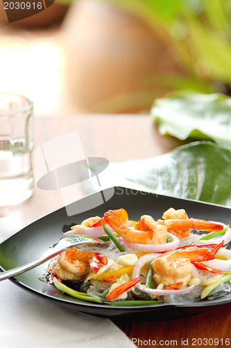 Image of Sour & spicy vermicelli salad with prawn