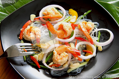 Image of Sour & spicy vermicelli salad with prawn
