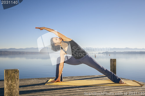 Image of Utthita Parshvakonasana