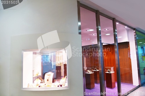 Image of jewelry store indoors