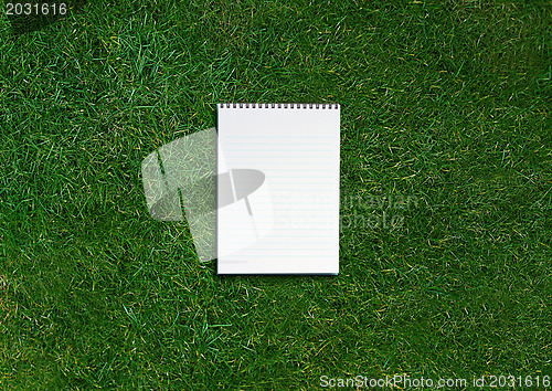 Image of blank opened notebook